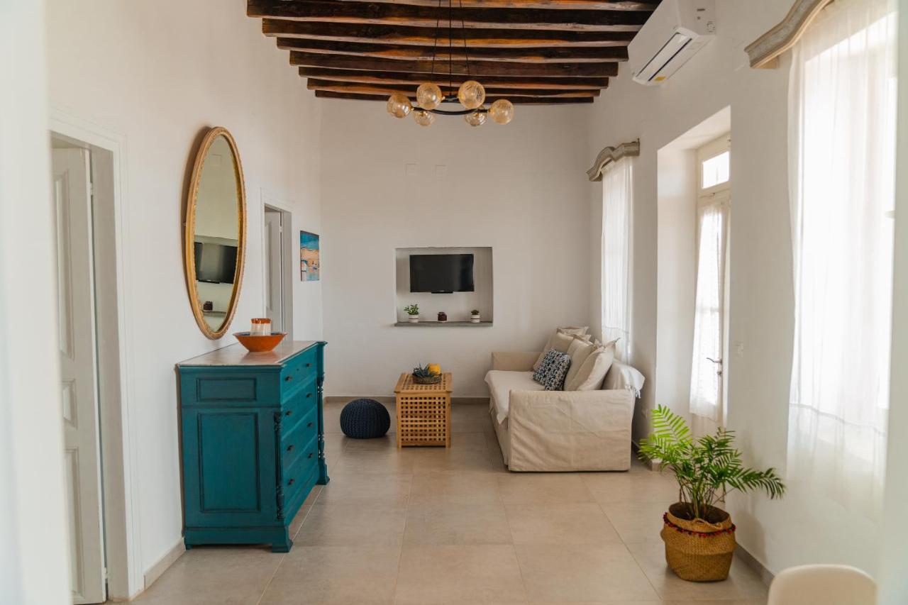 Komis Mansion Exambela Ngoại thất bức ảnh