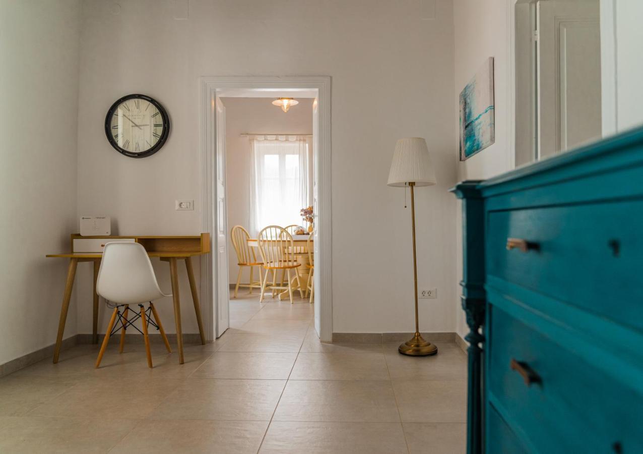 Komis Mansion Exambela Ngoại thất bức ảnh